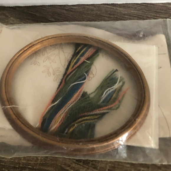 Vtg Charmin Bunting Crewel Kit - Picture 4 of 10